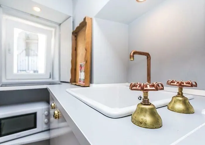 Unique Studio House | City Centre